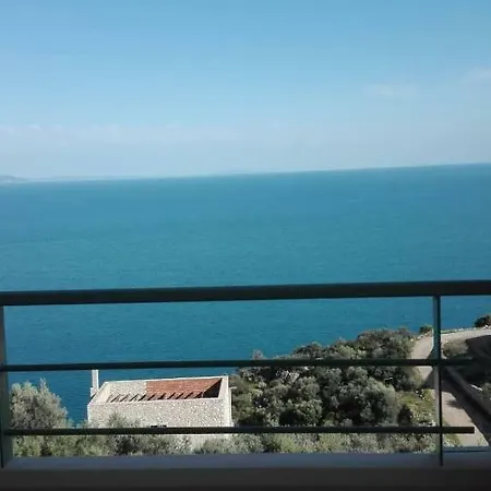 Auravilla Kiveri * Xiropigado