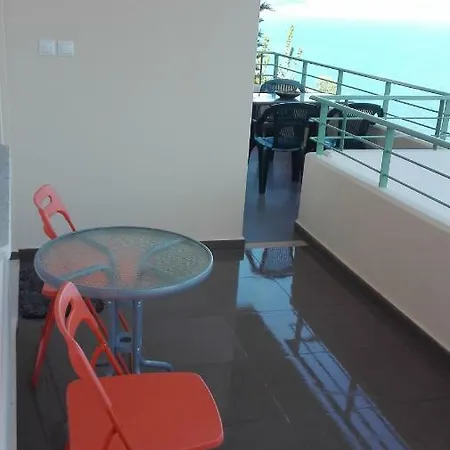 Auravilla Kiveri *