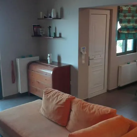 Auravilla Kiveri *