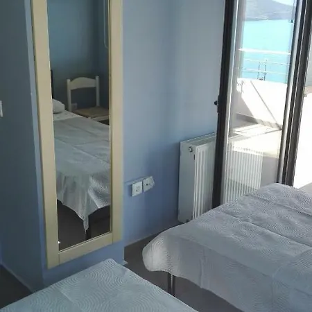 Auravilla Kiveri *